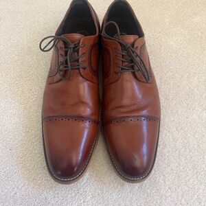 Men’s brown dress shoe